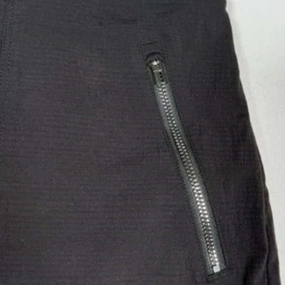 Athleta Black Trekkie Hiking Active Shorts Women’s Size 12 Zip Pockets 4” Inseam - Picture 6 of 8
